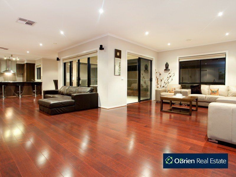 9 Grand Manor Drive, Berwick VIC 3806