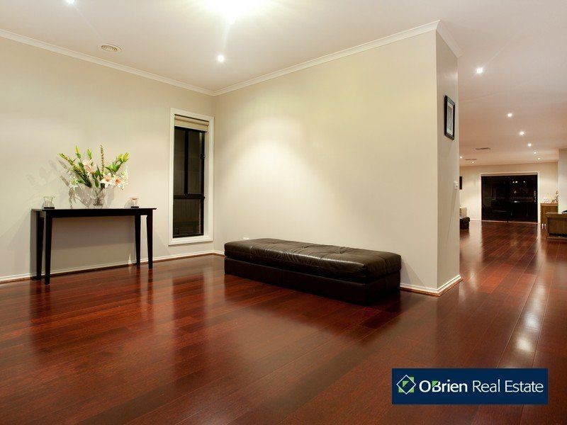 9 Grand Manor Drive, Berwick VIC 3806