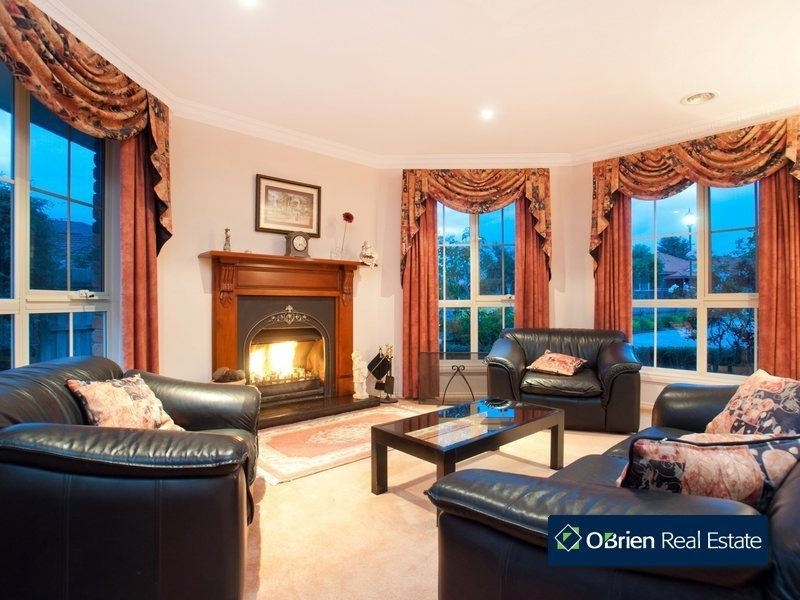 24 Augustus Drive, Berwick VIC 3806