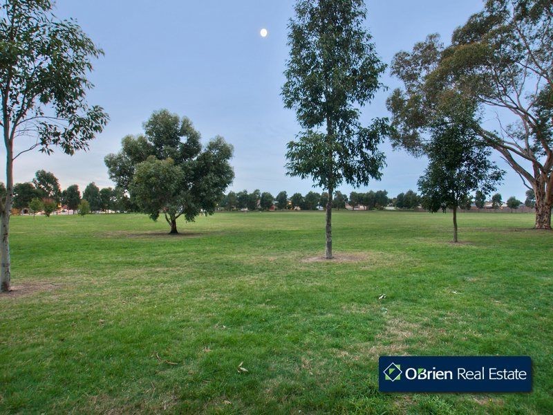 24 Augustus Drive, Berwick VIC 3806