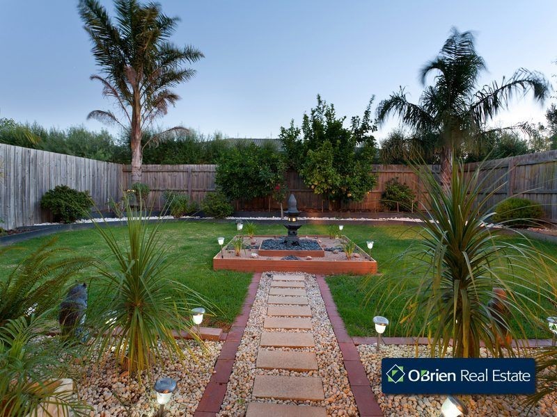 13 Provence Place, Narre Warren South VIC 3805