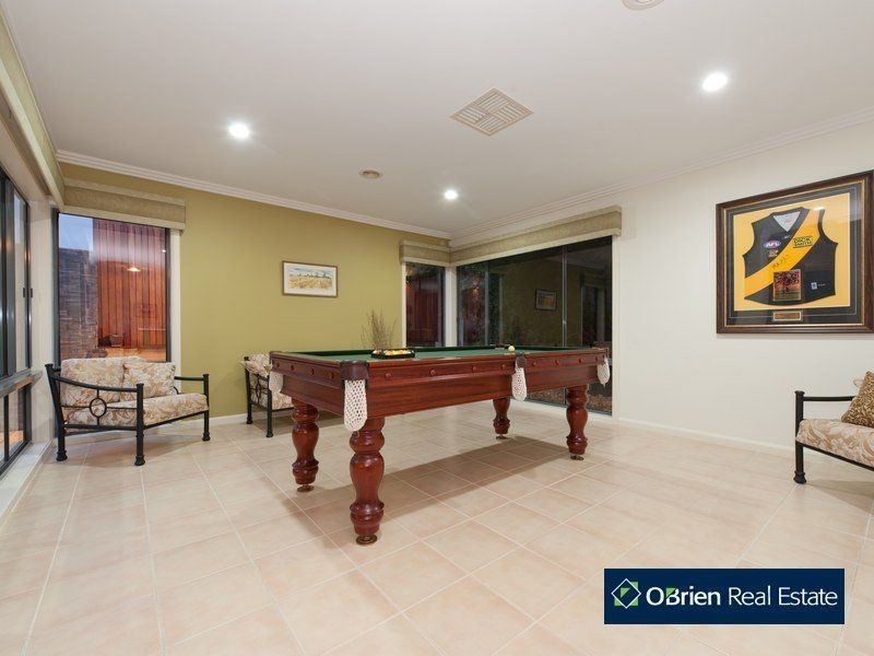 8 Hamdon Green Street, Berwick VIC 3806