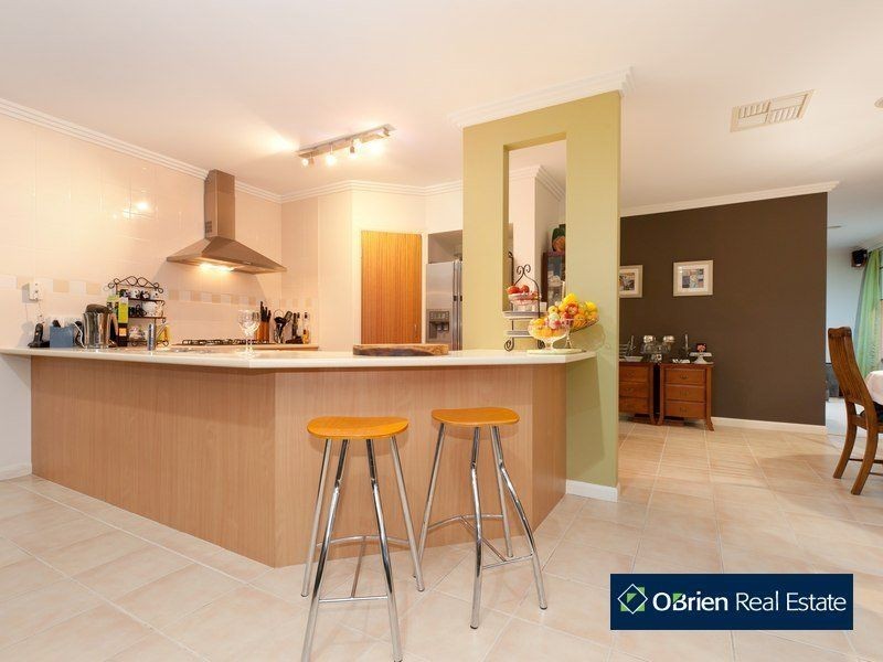 8 Hamdon Green Street, Berwick VIC 3806