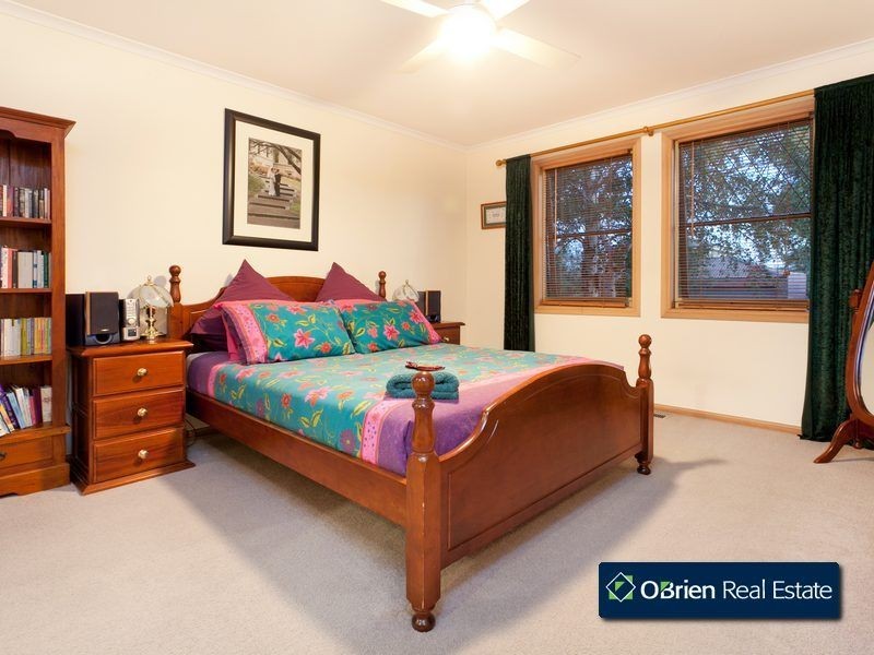 12 Millgrove Way, Berwick VIC 3806