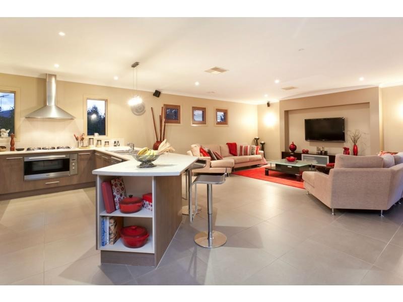 10 Lorne Court, Berwick VIC 3806