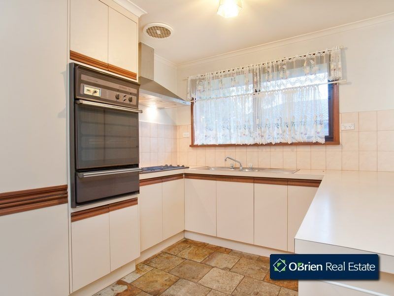 4 Lydia Mary Drive, Berwick VIC 3806