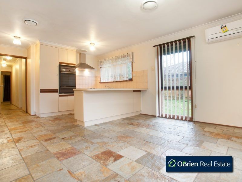 4 Lydia Mary Drive, Berwick VIC 3806