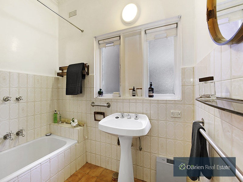 15 Olive Grove, Mentone VIC 3194