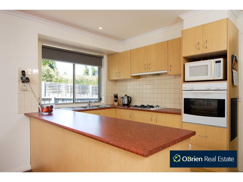 2/96 Sweeney Drive, Narre Warren VIC 3805