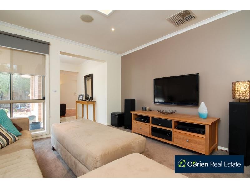 2/96 Sweeney Drive, Narre Warren VIC 3805