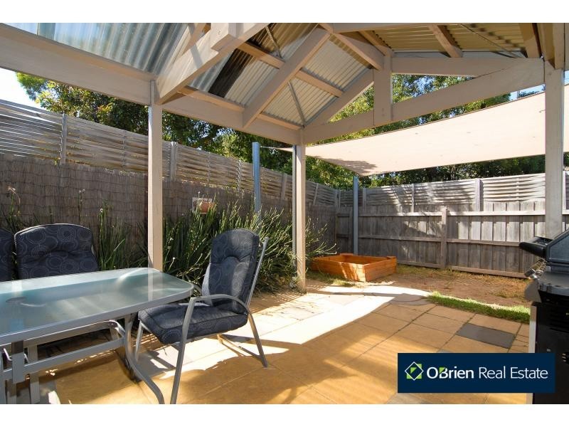 2/96 Sweeney Drive, Narre Warren VIC 3805