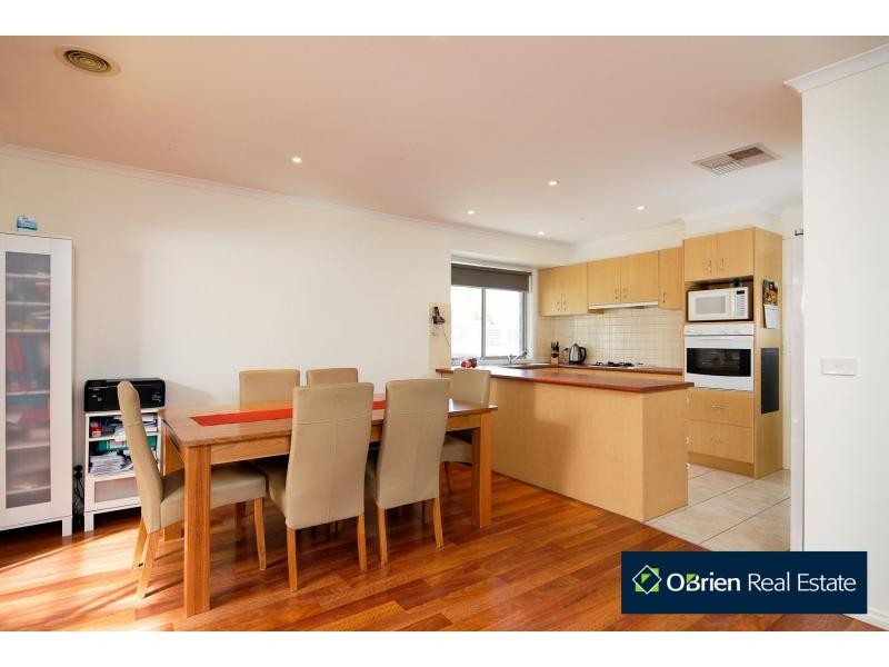 2/96 Sweeney Drive, Narre Warren VIC 3805