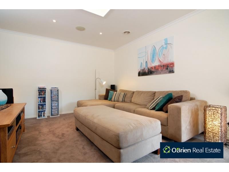 2/96 Sweeney Drive, Narre Warren VIC 3805