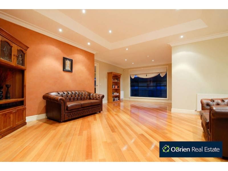 18 Peppertree Avenue, Narre Warren South VIC 3805