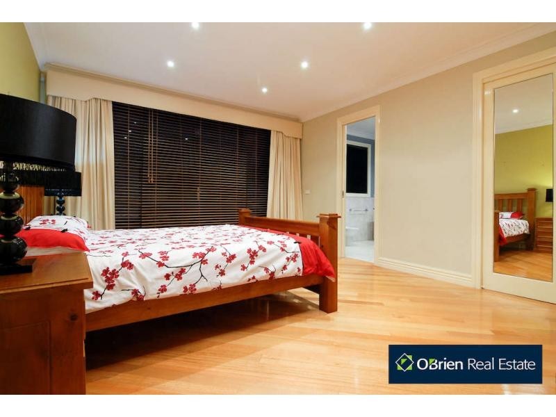 18 Peppertree Avenue, Narre Warren South VIC 3805