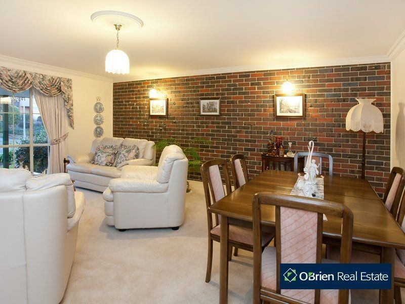 67 Edrington Park Drive, Berwick VIC 3806