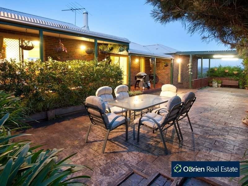 67 Edrington Park Drive, Berwick VIC 3806