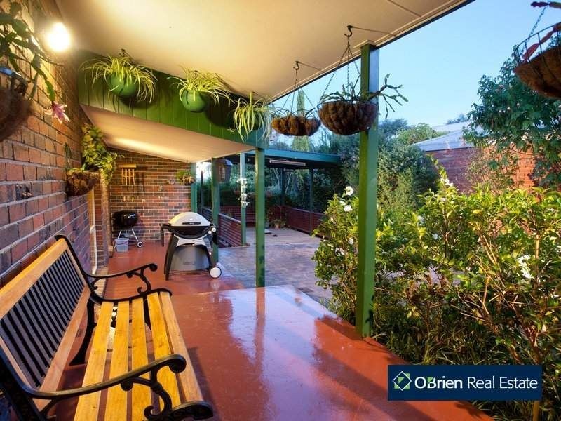 67 Edrington Park Drive, Berwick VIC 3806