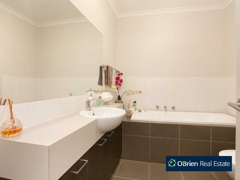 5A Turella Close, Berwick VIC 3806