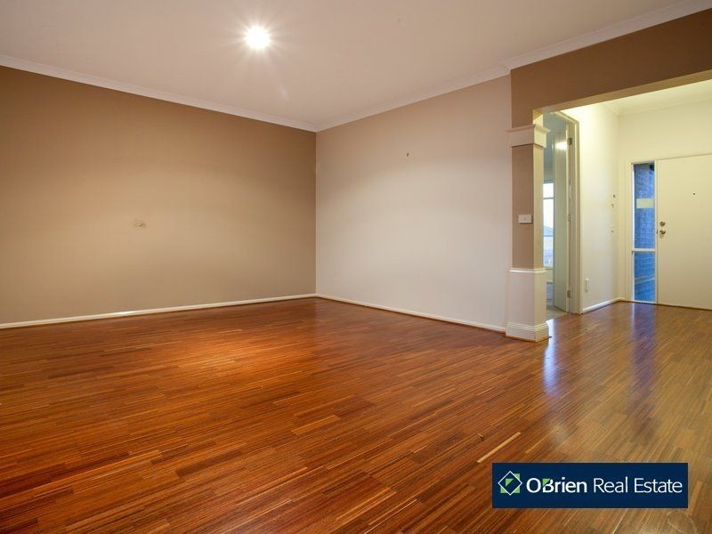 5 Strahan Close, Berwick VIC 3806