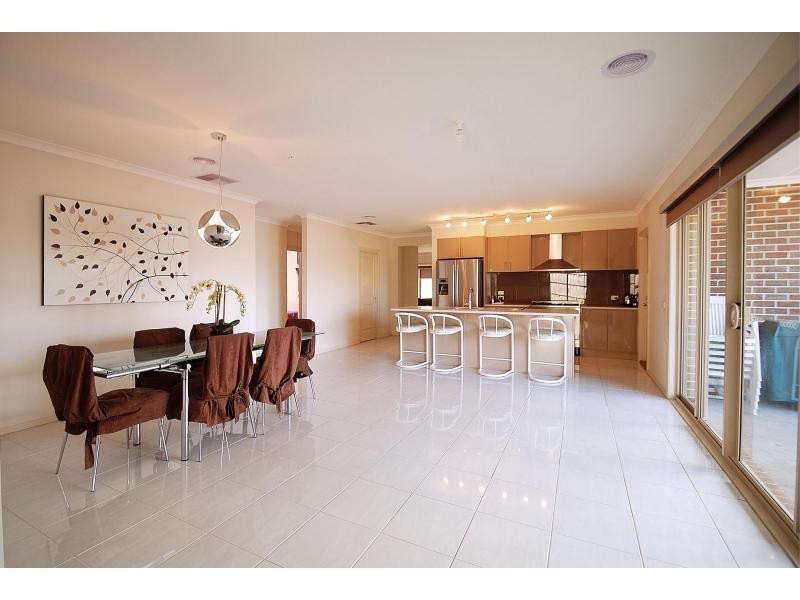 14 Lorne Court, Berwick VIC 3806