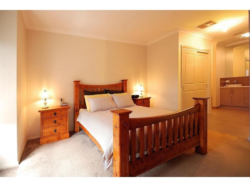 14 Lorne Court, Berwick VIC 3806