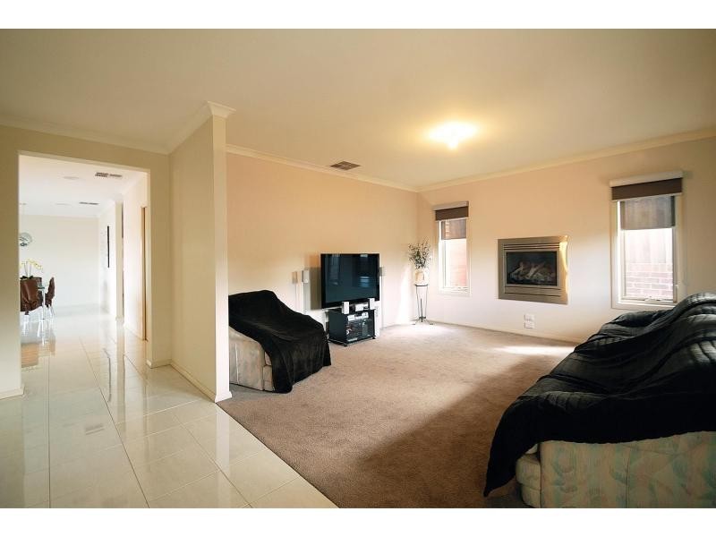 14 Lorne Court, Berwick VIC 3806