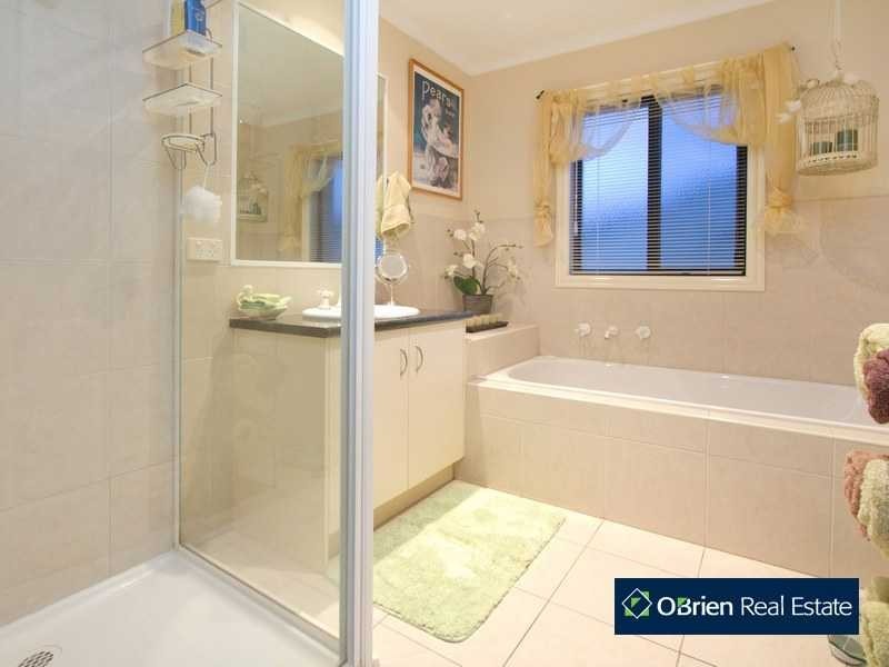 11A Scanlan Street, Berwick VIC 3806