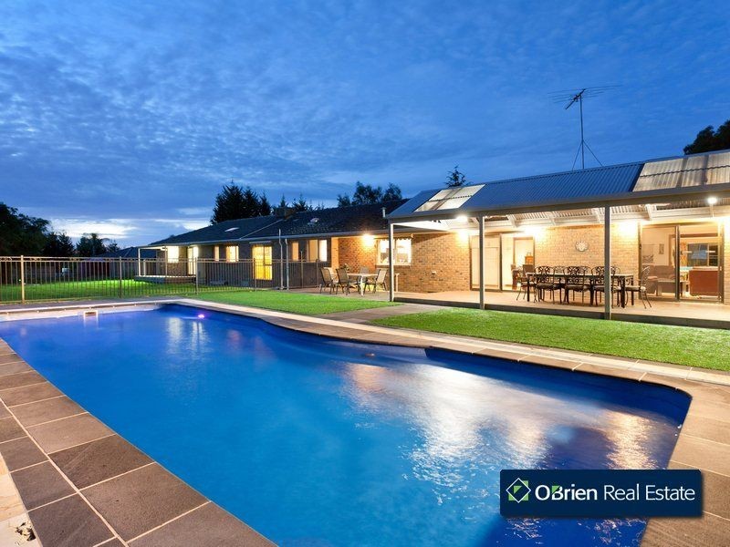 17 Caserta Drive, Berwick VIC 3806