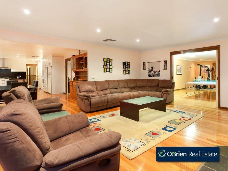 17 Caserta Drive, Berwick VIC 3806