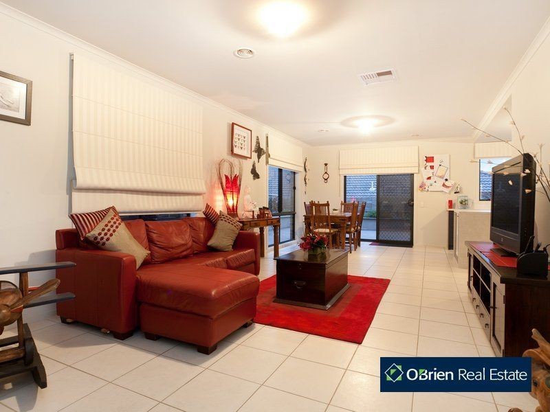 8 Northgate Drive, Berwick VIC 3806