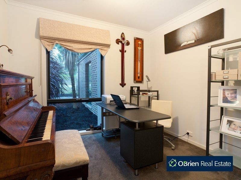 8 Northgate Drive, Berwick VIC 3806