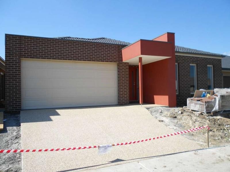 10 Curren Drive, Officer VIC 3809