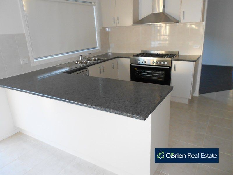 49 Villella Drive, Pakenham VIC 3810