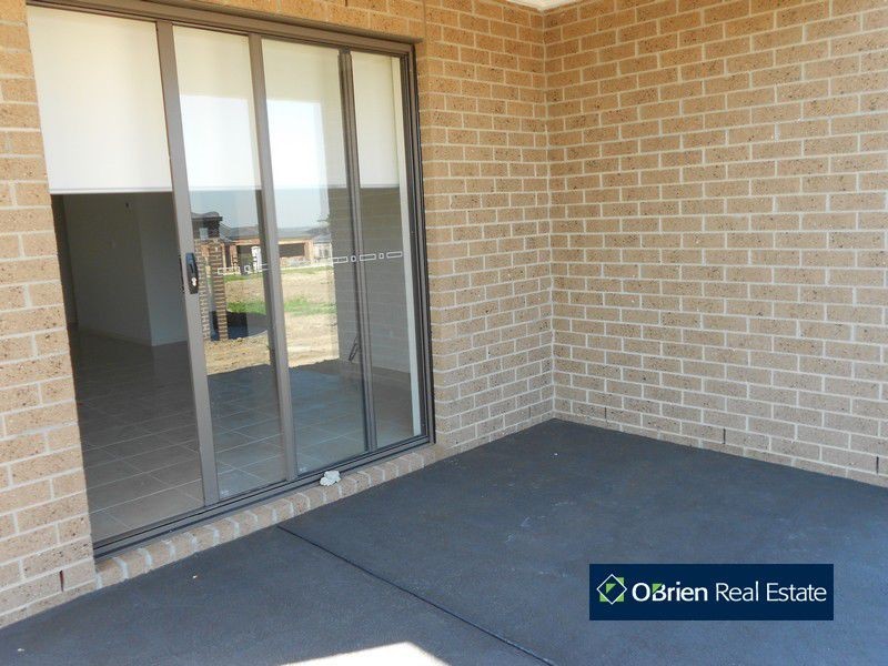 49 Villella Drive, Pakenham VIC 3810