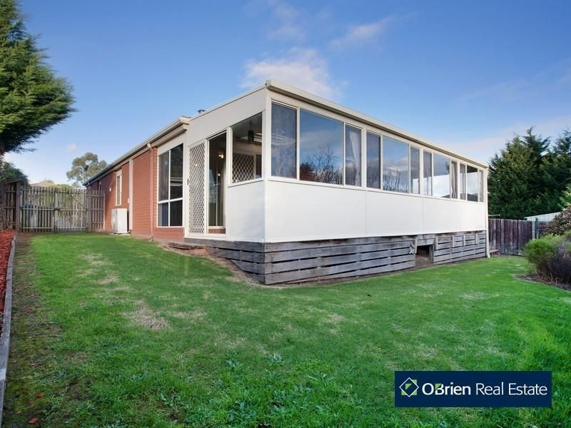11 Edith Rise, Hampton Park VIC 3976