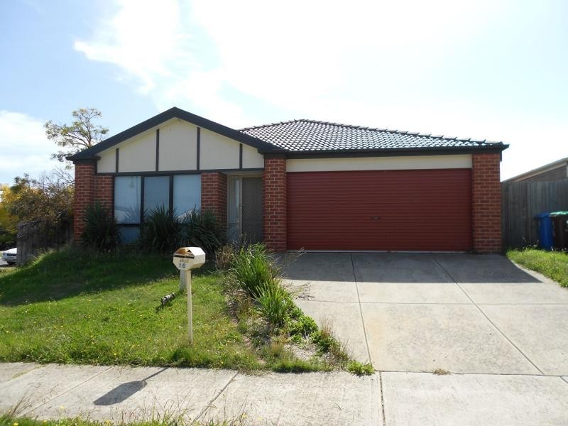 16 Fieldhouse Lane, Berwick VIC 3806