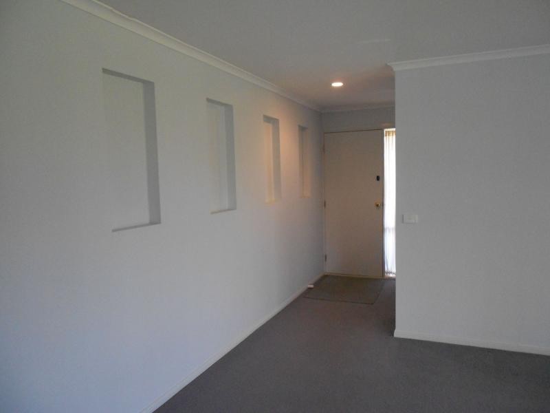 16 Fieldhouse Lane, Berwick VIC 3806