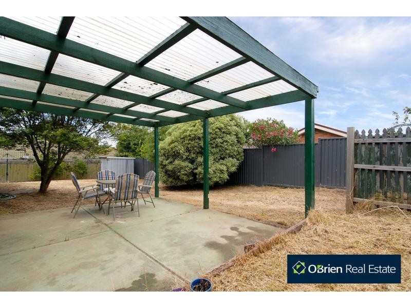 2 Stringybark Court, Berwick VIC 3806