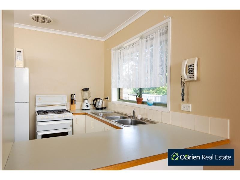 2 Stringybark Court, Berwick VIC 3806