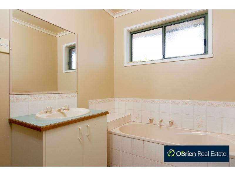 2 Stringybark Court, Berwick VIC 3806