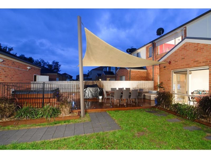 101 Golden Grove Drive, Narre Warren South VIC 3805