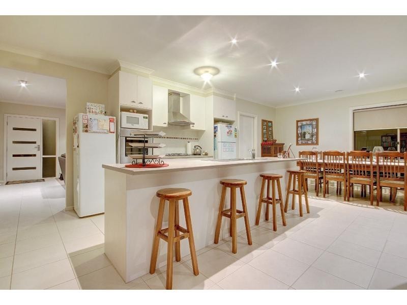 3 Willowdale Drive, Cranbourne North VIC 3977