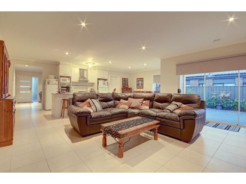 3 Willowdale Drive, Cranbourne North VIC 3977