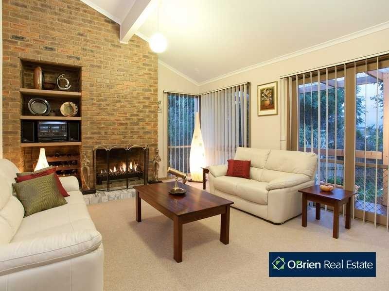 69 Edrington Park Drive, Berwick VIC 3806
