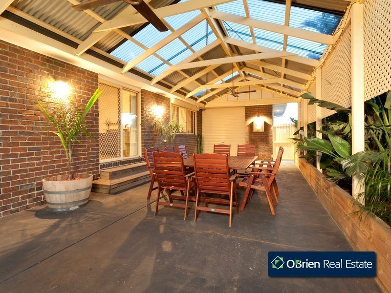 12 Millgrove Way, Berwick VIC 3806