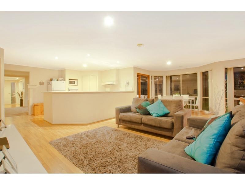 4 Alston Court, Narre Warren South VIC 3805