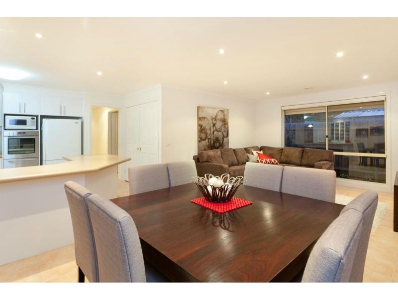 12 Eastbourne Way, Narre Warren South VIC 3805