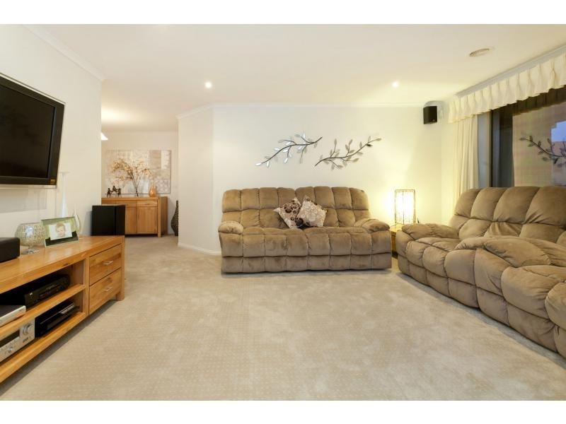 12 Eastbourne Way, Narre Warren South VIC 3805