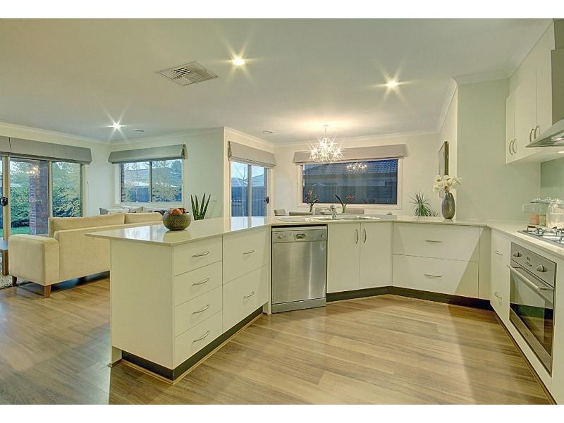 108 Shearwater Drive, Pakenham VIC 3810